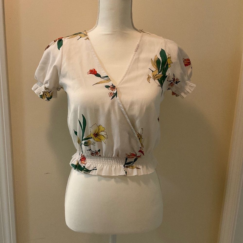 One Clothing Floral Wrap Crop Top Size XS